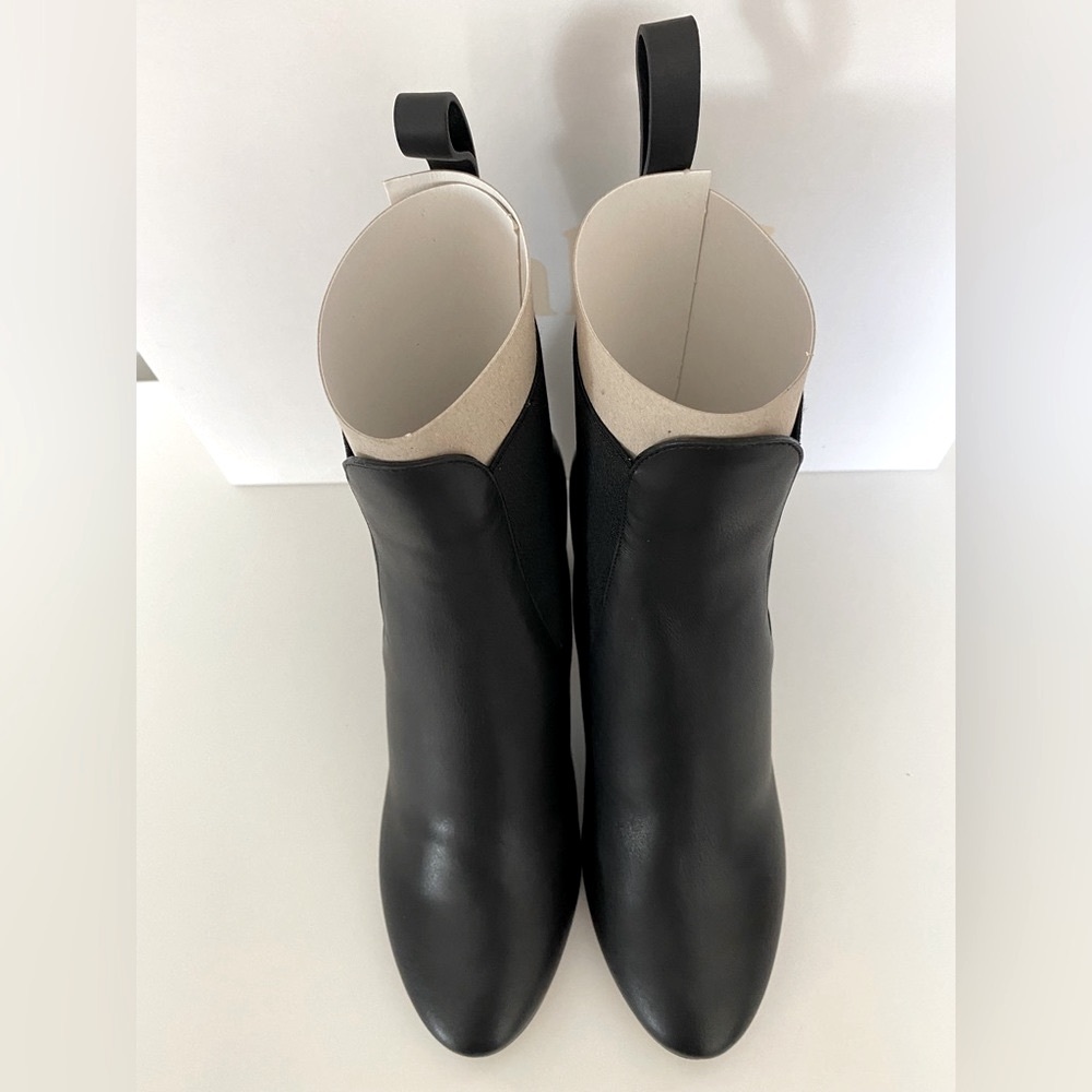 NIB CHLOE BLACK LEATHER CHELSEA STYLE ANKLE BOOTS SHOES BOOTIES SIZE 37.5 - Picture 5 of 10